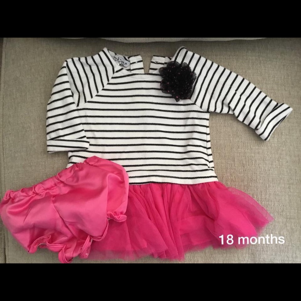 Adorable toddler dress 18 month like new